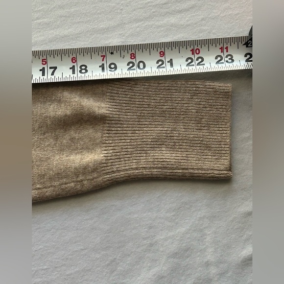 Bolte Cozy Tan Cashmere Wool Blend Sweater with Peek A Boo Back Women’s Large - Picture 8 of 13